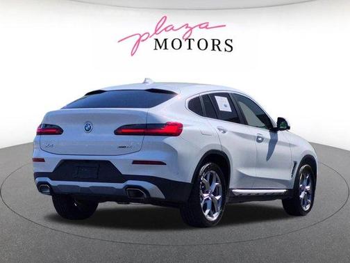 Mineral White Metallic 2025 BMW X4 xDrive30i
