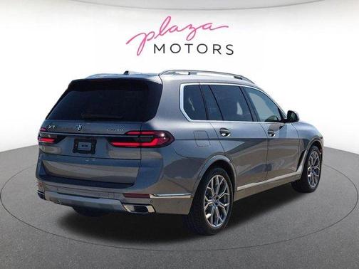 C4W 2027 BMW X7 xDrive40i