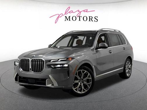 Gray Metallic 2026 BMW X7 xDrive40i