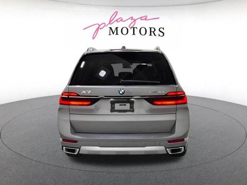 Gray Metallic 2026 BMW X7 xDrive40i
