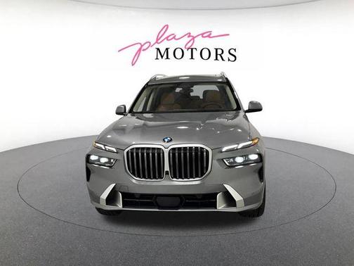 Gray Metallic 2026 BMW X7 xDrive40i