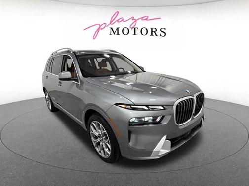 Gray Metallic 2026 BMW X7 xDrive40i