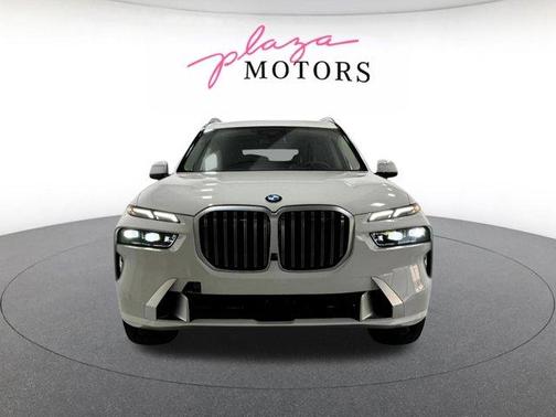 Alpine White 2026 BMW X7 xDrive40i