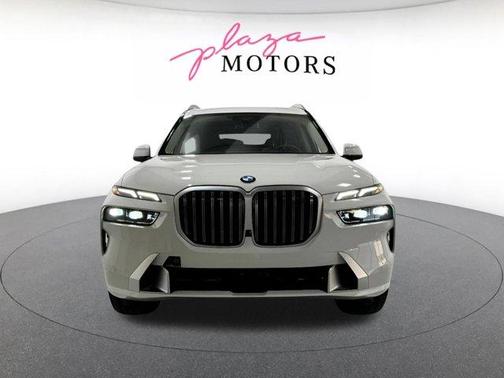Alpine White 2026 BMW X7 xDrive40i
