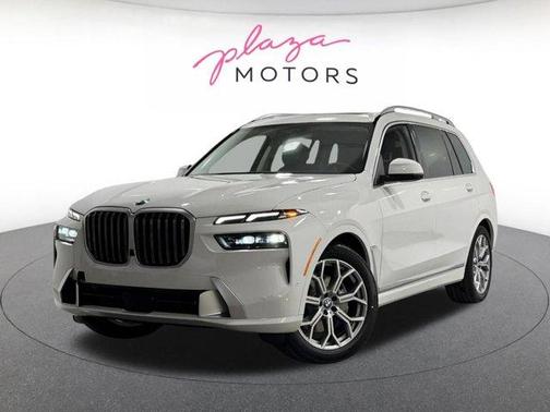 Alpine White 2026 BMW X7 xDrive40i