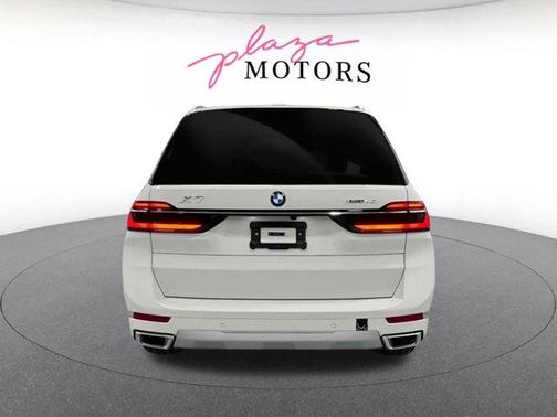 Alpine White 2026 BMW X7 xDrive40i