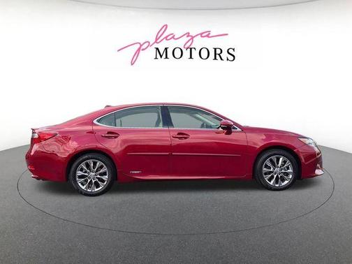 Matador Red Mica 2015 Lexus ES 300h Base