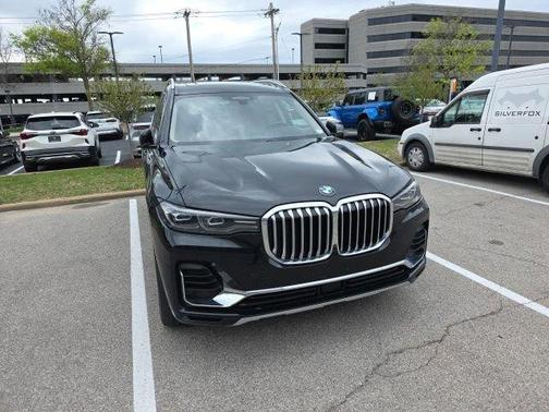 Black Sapphire Metallic 2022 BMW X7 xDrive40i