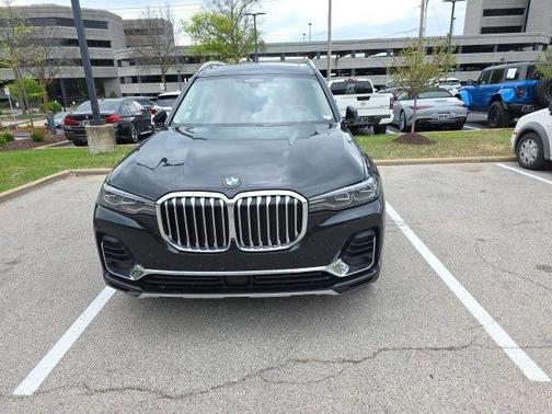 Black Sapphire Metallic 2022 BMW X7 xDrive40i