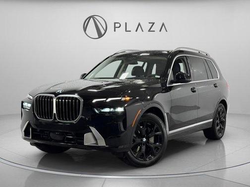 Black Sapphire Metallic 2025 BMW X7 xDrive40i