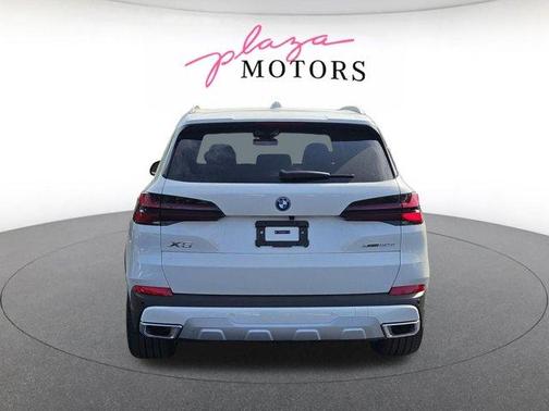 Alpine White 2026 BMW X5 PHEV xDrive50e
