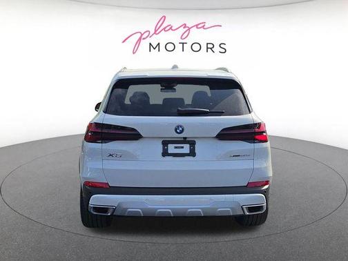 Alpine White 2026 BMW X5 PHEV xDrive50e