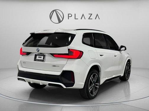 Alpine White 2024 BMW X1 xDrive28i
