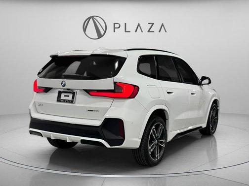Alpine White 2024 BMW X1 xDrive28i