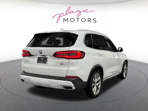 Mineral White Metallic 2022 BMW X5 xDrive40i