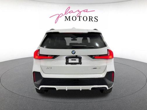 Alpine White 2026 BMW X1 xDrive28i