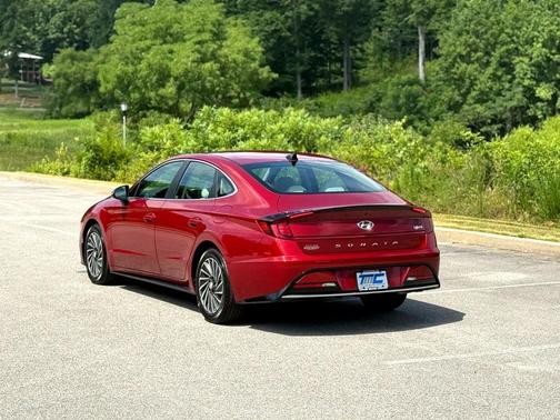 2023 Hyundai SONATA Hybrid SE