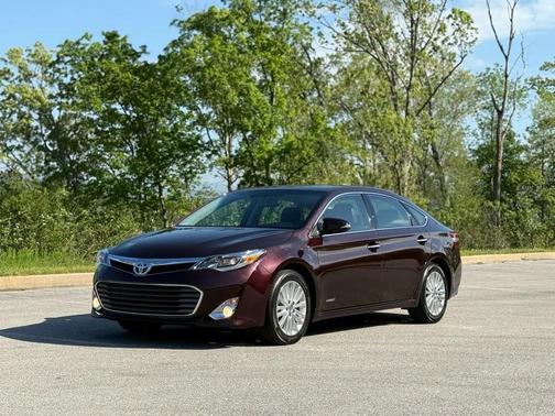 Maroon 2014 Toyota Avalon Hybrid XLE Touring