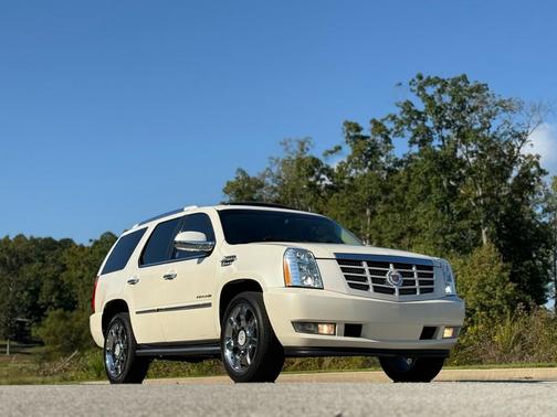2011 Cadillac Escalade Luxury