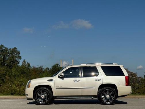 2011 Cadillac Escalade Luxury