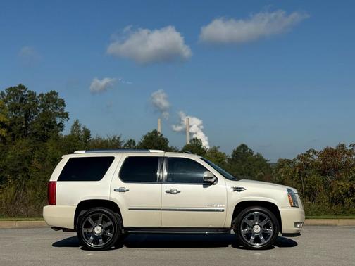 2011 Cadillac Escalade Luxury