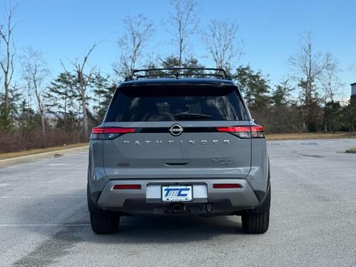 2023 Nissan Pathfinder Platinum 4WD