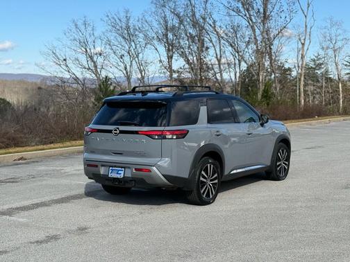 2023 Nissan Pathfinder Platinum 4WD