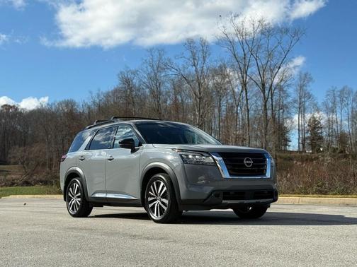 2023 Nissan Pathfinder Platinum 4WD