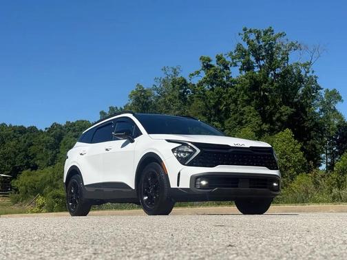 Glacial White Pearl 2023 Kia Sportage S
