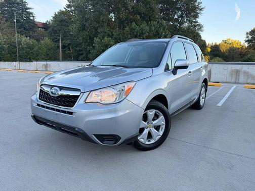 Ice Silver Metallic 2015 Subaru Forester 2.5i Premium