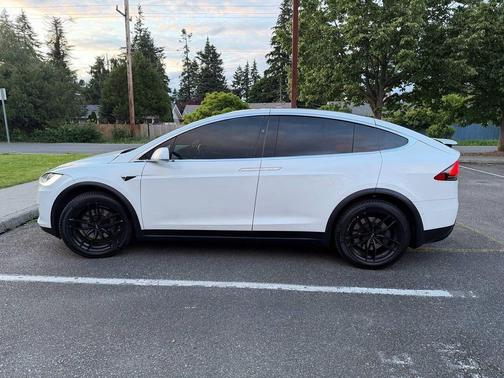 Pearl White Multi-Coat 2017 Tesla Model X 100D