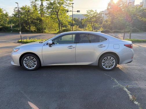 Silver Lining Metallic 2015 Lexus ES 350 Base