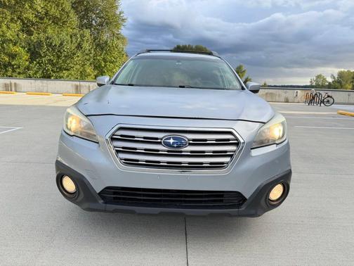 Ice Silver Metallic 2015 Subaru Outback 2.5i Premium