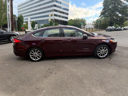 2017 Ford Fusion Hybrid SE