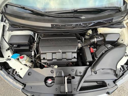 White Diamond Pearl 2014 Honda Odyssey EX-L