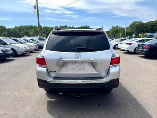 2011 Toyota Highlander SE
