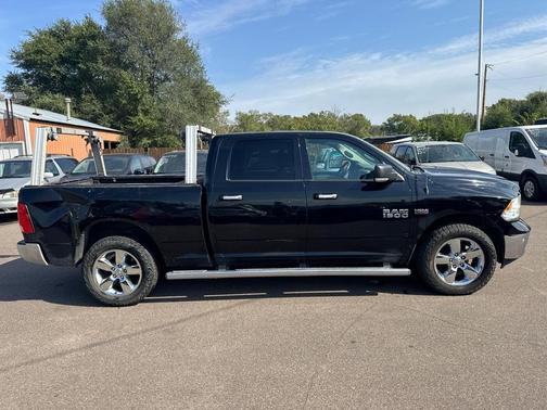 2014 RAM 1500 4WD Crew Cab 149'' Big Horn
