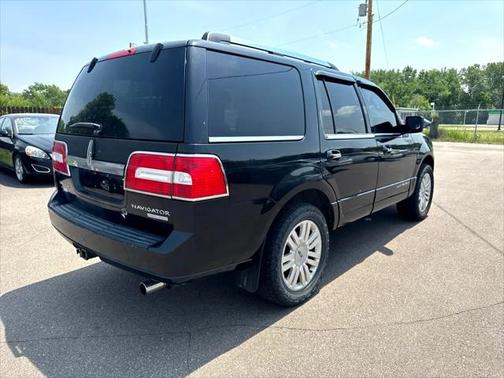 2011 Lincoln Navigator Base
