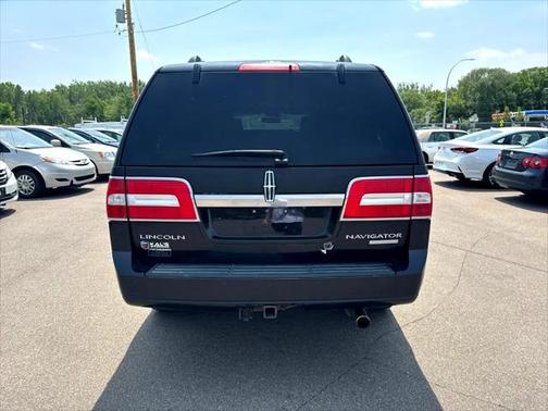 2011 Lincoln Navigator Base