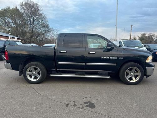 2011 Dodge Ram 1500 4WD Crew Cab 140.5'' Big Horn