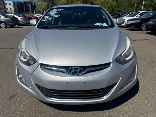 Gray 2015 Hyundai ELANTRA SE