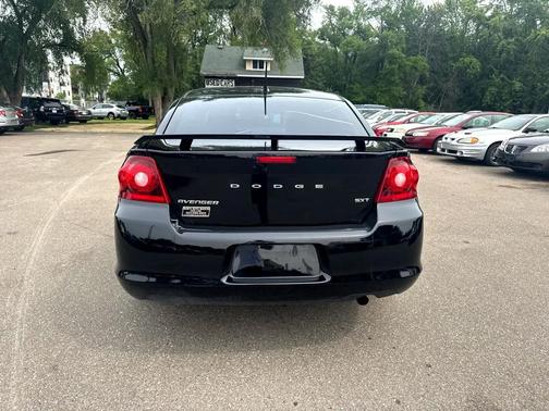 2014 Dodge Avenger 4dr Sdn SXT