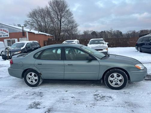2007 Ford Taurus 4dr Sdn SE
