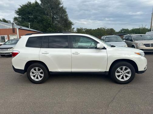 2011 Toyota Highlander SE