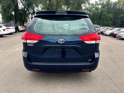 2011 Toyota Sienna LE