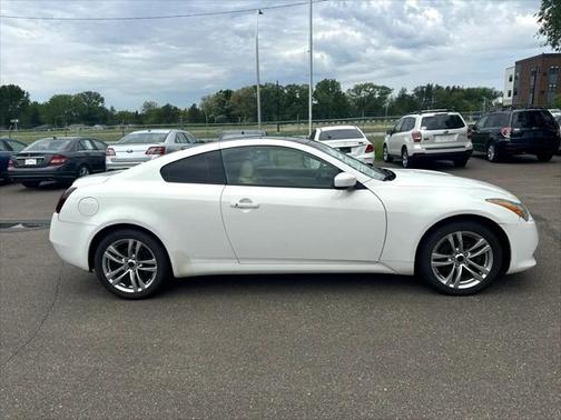 2009 INFINITI G37x Base