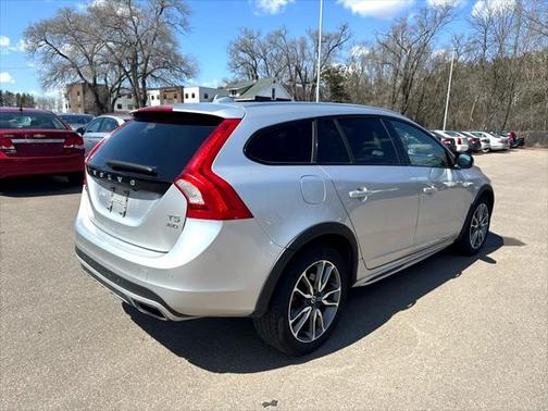 2015 Volvo V60 Cross Country T5