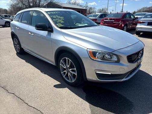 2015 Volvo V60 Cross Country T5