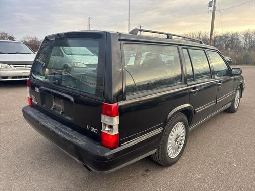 1998 Volvo V90 Base