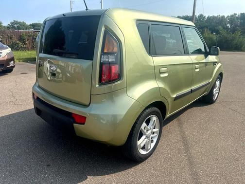 2010 Kia Soul +